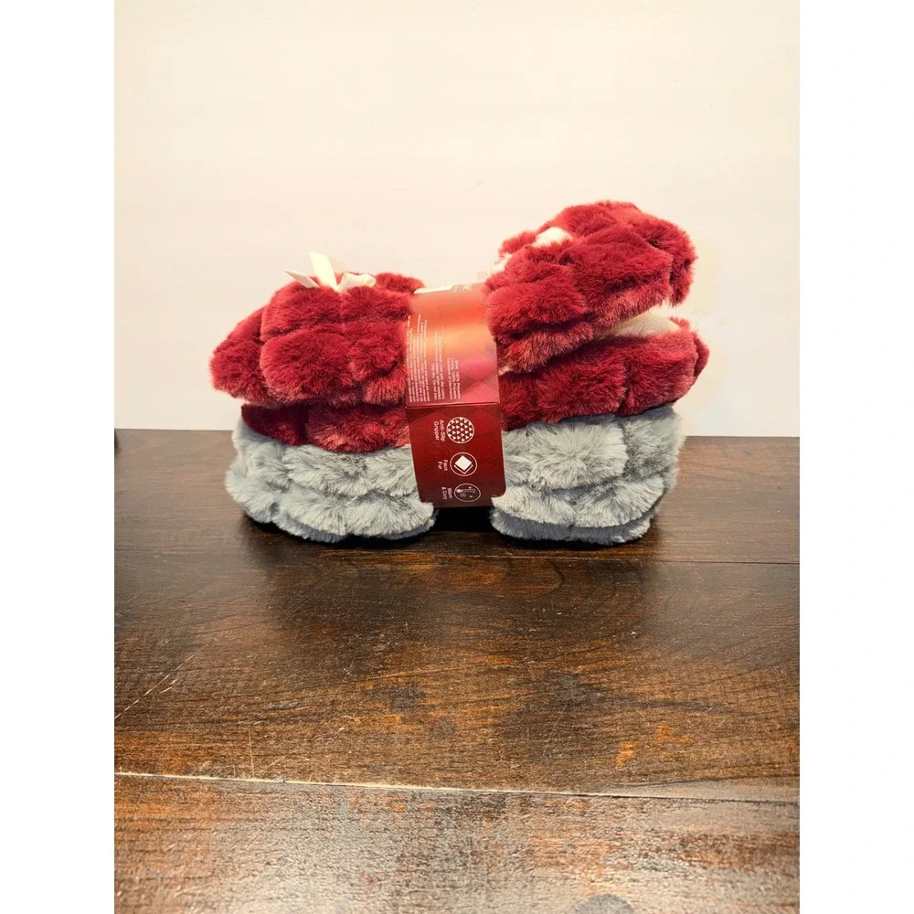 Brookstone 2-Pack Cozy Slipper Socks Anti slip Grippers Burgundy Grey Sz 7-9.5